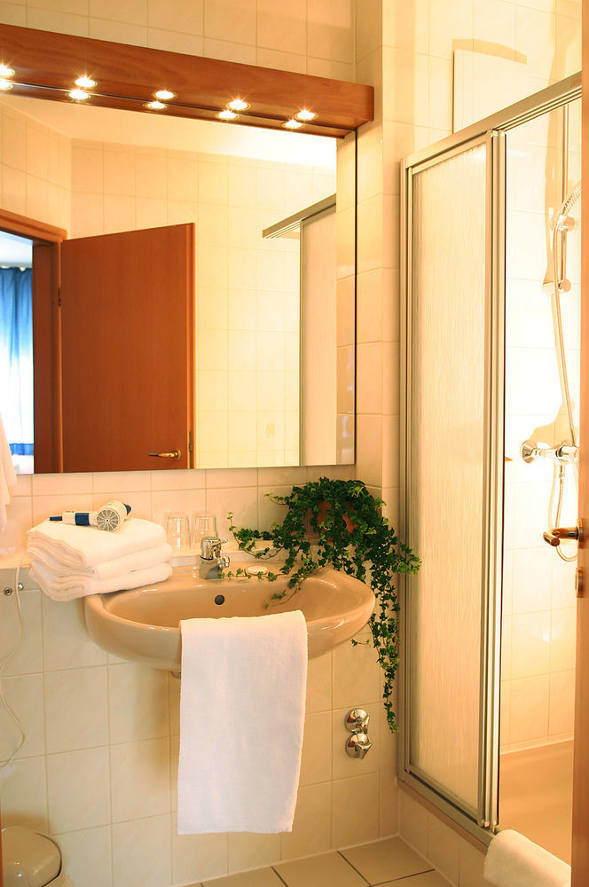 Rattenf\u00E4ngerhotel Berkeler Warte Hamelin Exterior foto